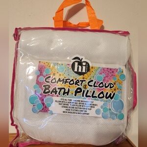 Comfort Cloud White Bath Pillow Brand New